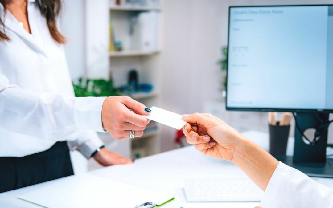 ¿Debe tu centro médico trabajar con aseguradoras médicas privadas?