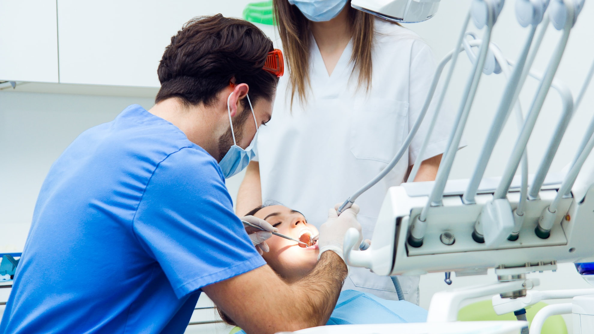 Qué necesitas para abrir tu clínica dental igaleno